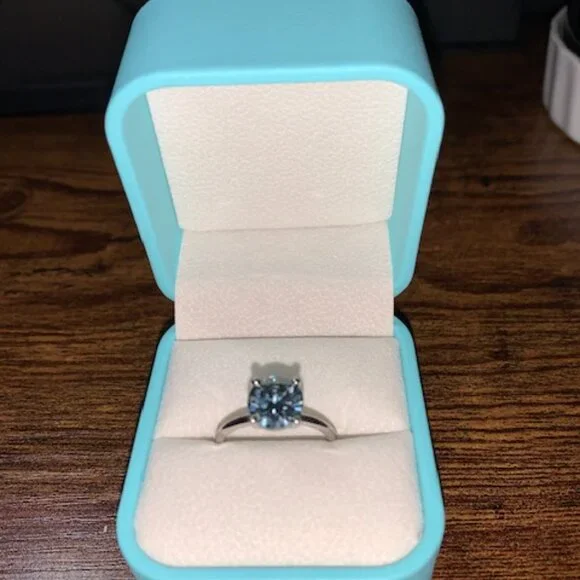 Blue Diamond/SI1/Ideal Cut/Lab Certified